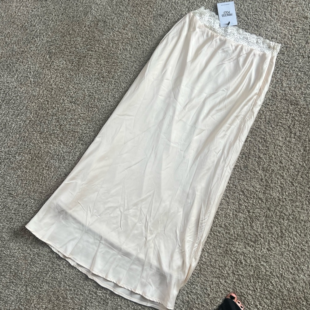 PRINCESS POLLY: THE CHARMAINE MAXI SKIRT CREAM NEW